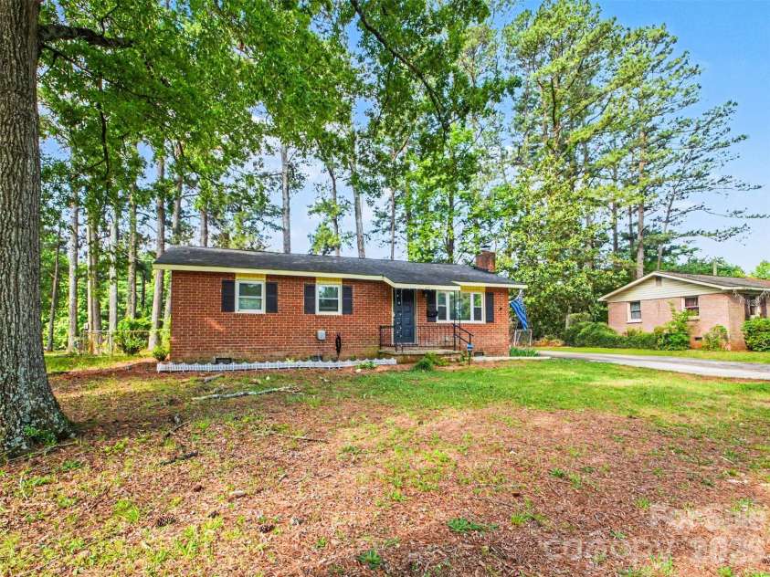325 Amber Court, Concord, NC 28025.  MLS# CAR4383616, YatesRealty ID 27308. 