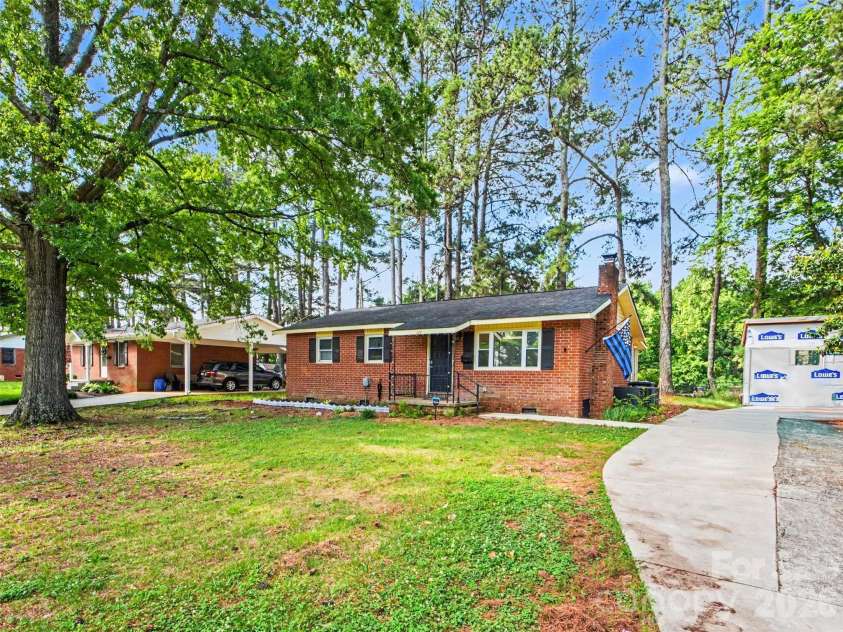 325 Amber Court, Concord, NC 28025.  MLS# CAR4383616, YatesRealty ID 27308. 