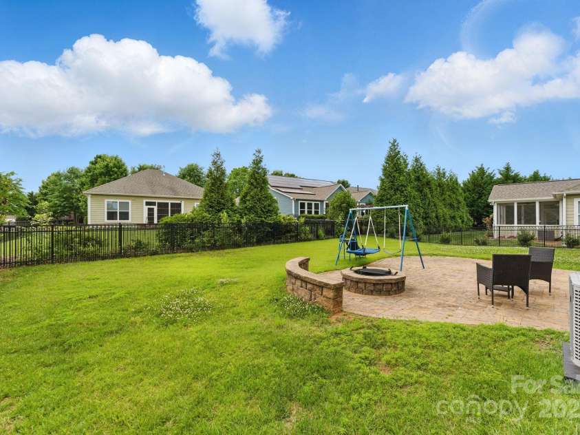 8830 Artesa Mill Lane, Charlotte, NC 28214.  MLS# CAR4259997, YatesRealty ID 27308. 