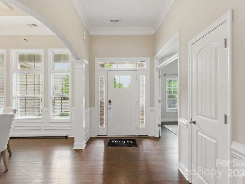 8830 Artesa Mill Lane, Charlotte, NC 28214.  MLS# CAR4259997, YatesRealty ID 27308. 