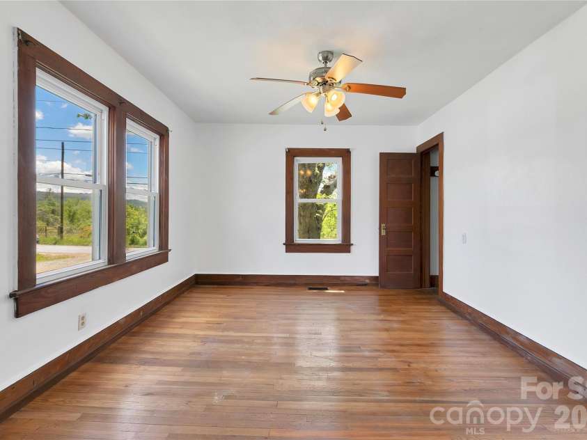 587 Old Hendersonville Highway, Brevard, NC 28712.  MLS# CAR4380323, YatesRealty ID 27309. 