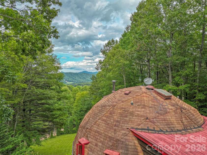 60 Persimmons Lane, Burnsville, NC 28714.  MLS# CAR4287667, YatesRealty ID 2731. 