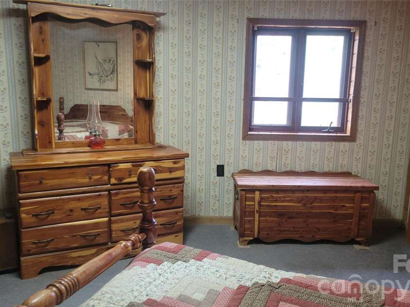 60 Persimmons Lane, Burnsville, NC 28714.  MLS# CAR4287667, YatesRealty ID 2731. 