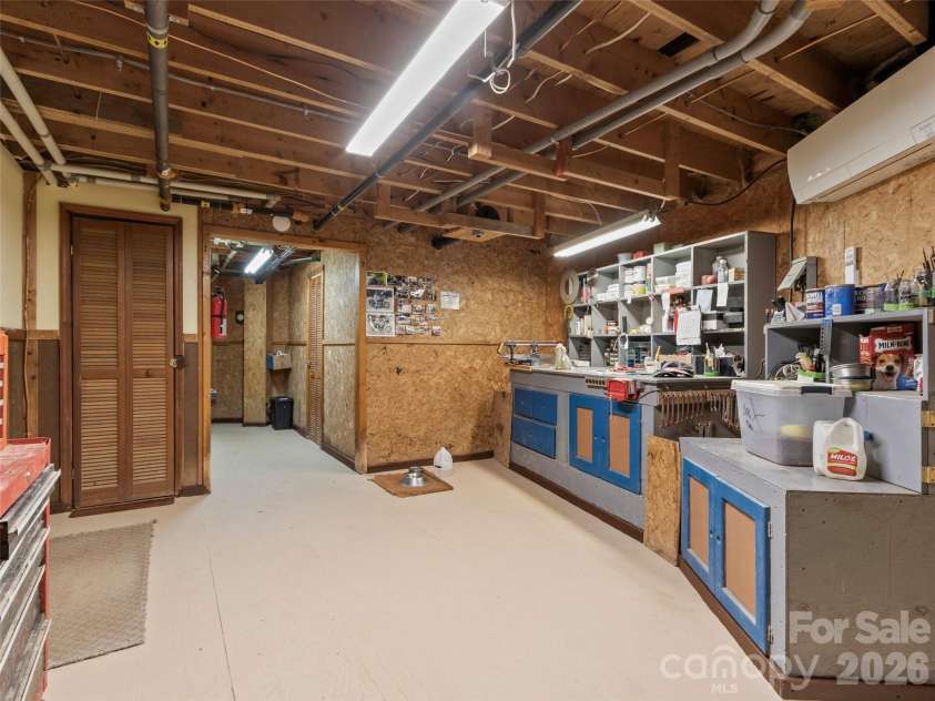 60 Persimmons Lane, Burnsville, NC 28714.  MLS# CAR4287667, YatesRealty ID 2731. 