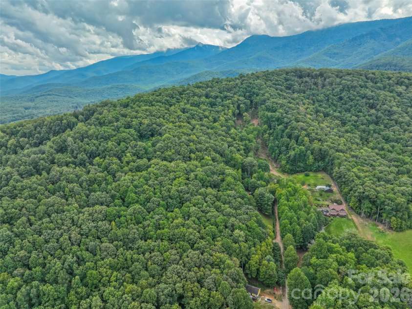 60 Persimmons Lane, Burnsville, NC 28714.  MLS# CAR4287667, YatesRealty ID 2731. 