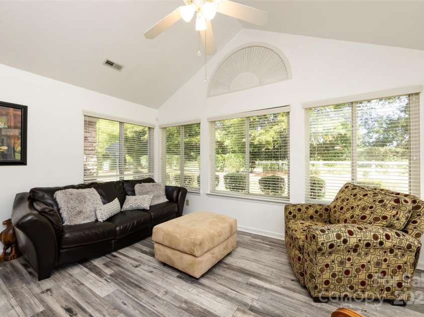 6811 Ledgestone Place, Charlotte, NC 28227.  MLS# CAR4272625, YatesRealty ID 27310. 