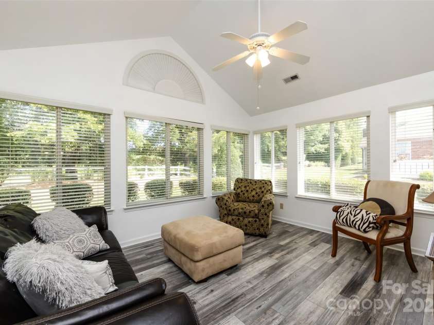 6811 Ledgestone Place, Charlotte, NC 28227.  MLS# CAR4272625, YatesRealty ID 27310. 