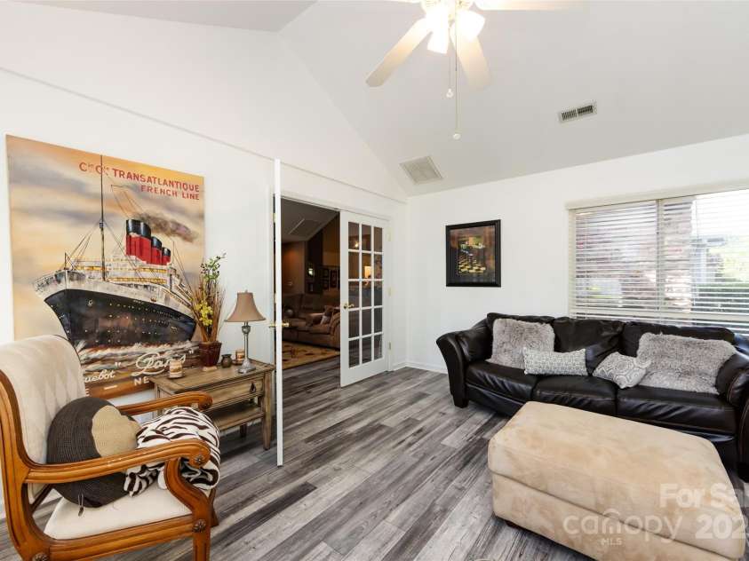 6811 Ledgestone Place, Charlotte, NC 28227.  MLS# CAR4272625, YatesRealty ID 27310. 