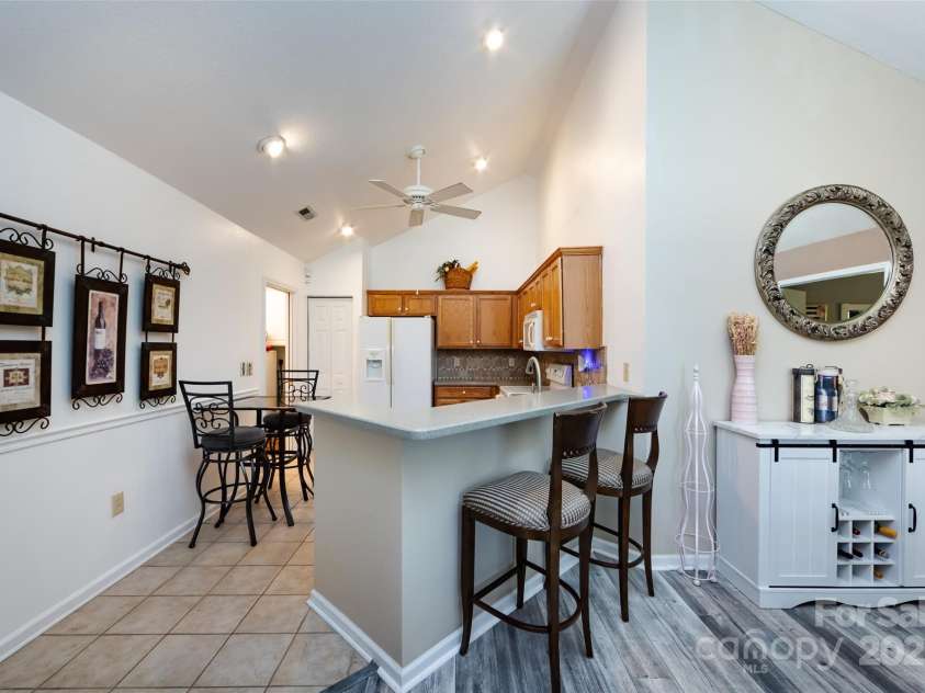 6811 Ledgestone Place, Charlotte, NC 28227.  MLS# CAR4272625, YatesRealty ID 27310. 