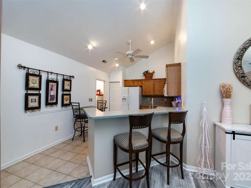 6811 Ledgestone Place, Charlotte, NC 28227.  MLS# CAR4272625, YatesRealty ID 27310. 