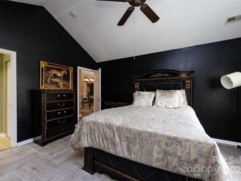 6811 Ledgestone Place, Charlotte, NC 28227.  MLS# CAR4272625, YatesRealty ID 27310. 