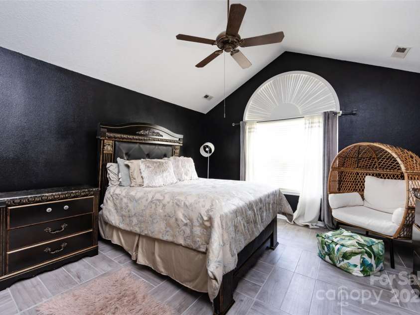 6811 Ledgestone Place, Charlotte, NC 28227.  MLS# CAR4272625, YatesRealty ID 27310. 