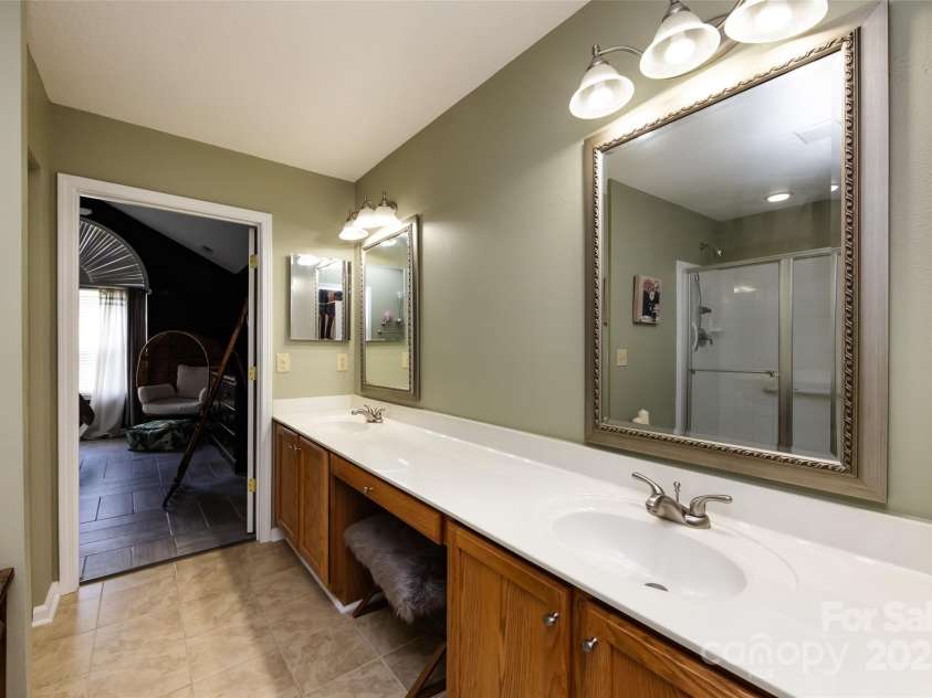 6811 Ledgestone Place, Charlotte, NC 28227.  MLS# CAR4272625, YatesRealty ID 27310. 