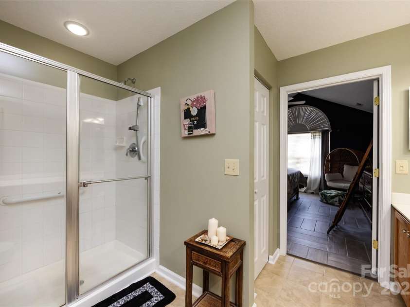 6811 Ledgestone Place, Charlotte, NC 28227.  MLS# CAR4272625, YatesRealty ID 27310. 