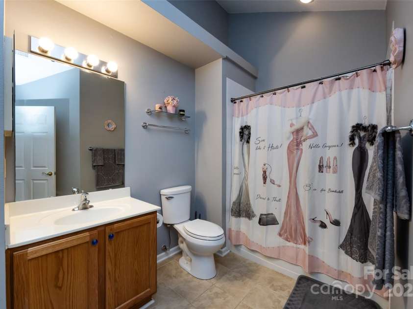 6811 Ledgestone Place, Charlotte, NC 28227.  MLS# CAR4272625, YatesRealty ID 27310. 