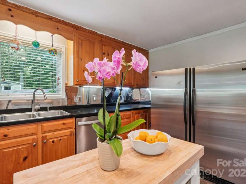 3770 Buck Point Road, Catawba, NC 28609.  MLS# CAR4277174, YatesRealty ID 27311. 