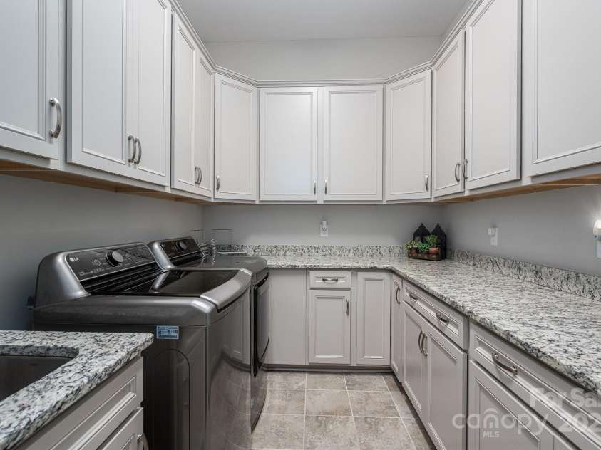 124 Cross Current Lane, Belmont, NC 28012.  MLS# CAR4260691, YatesRealty ID 27312. 