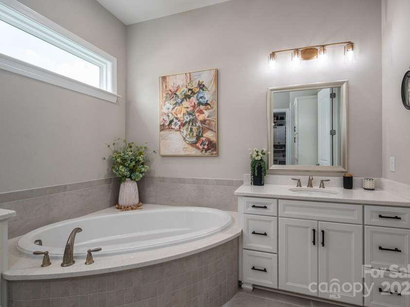 124 Cross Current Lane, Belmont, NC 28012.  MLS# CAR4260691, YatesRealty ID 27312. 