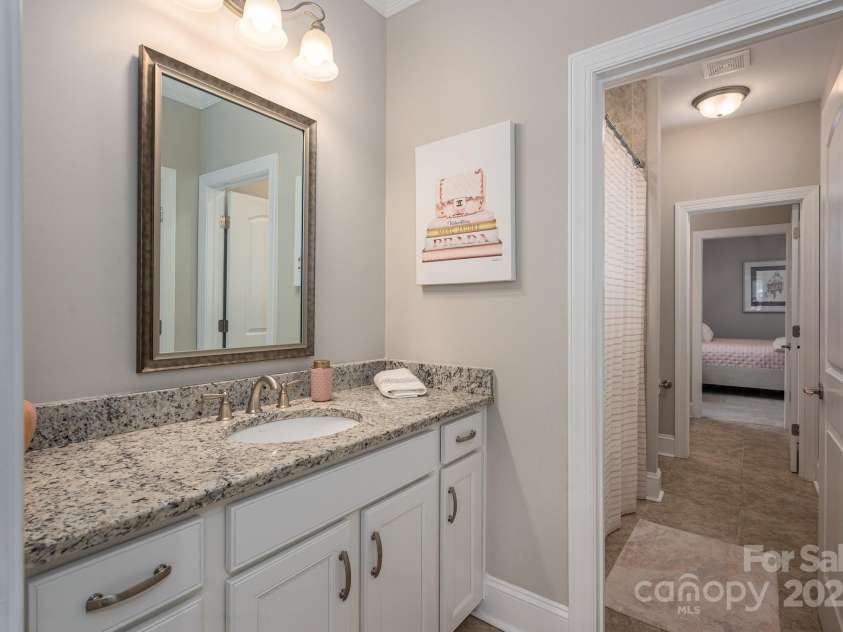 124 Cross Current Lane, Belmont, NC 28012.  MLS# CAR4260691, YatesRealty ID 27312. 