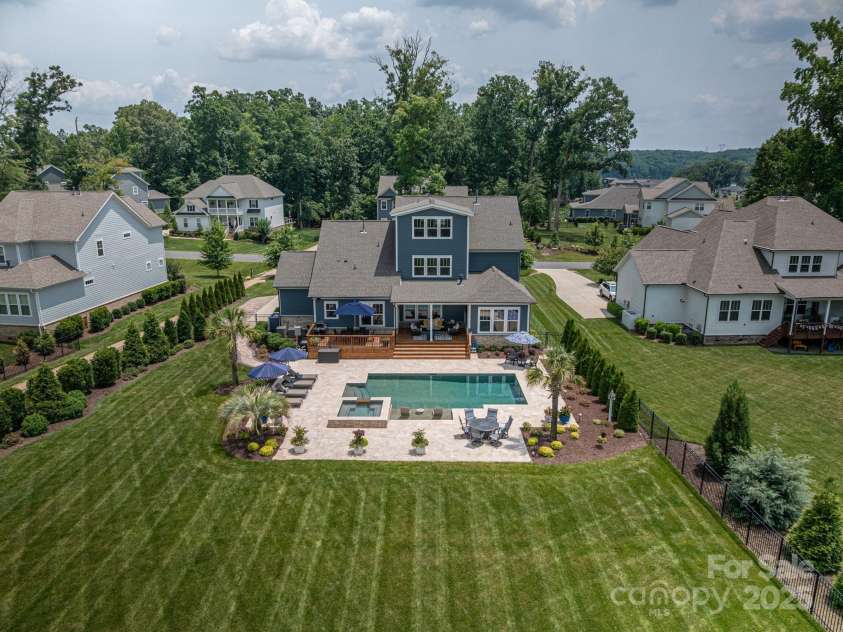 124 Cross Current Lane, Belmont, NC 28012.  MLS# CAR4260691, YatesRealty ID 27312. 