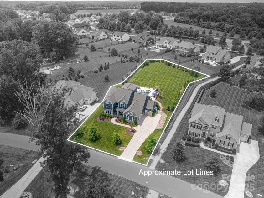 124 Cross Current Lane, Belmont, NC 28012.  MLS# CAR4260691, YatesRealty ID 27312. 