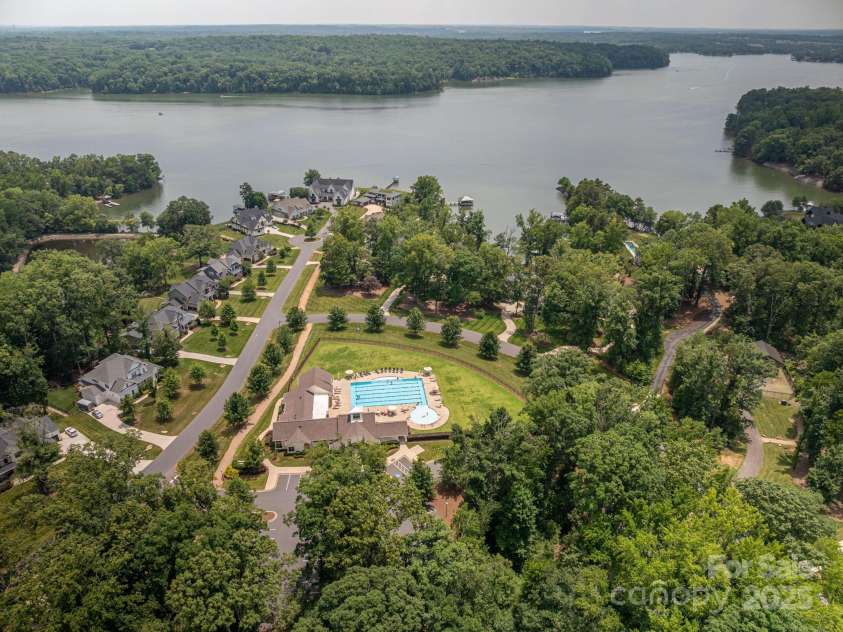 124 Cross Current Lane, Belmont, NC 28012.  MLS# CAR4260691, YatesRealty ID 27312. 