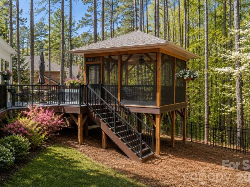 4950 River Hills Drive, Denver, NC 28037.  MLS# CAR4356776, YatesRealty ID 27312. 