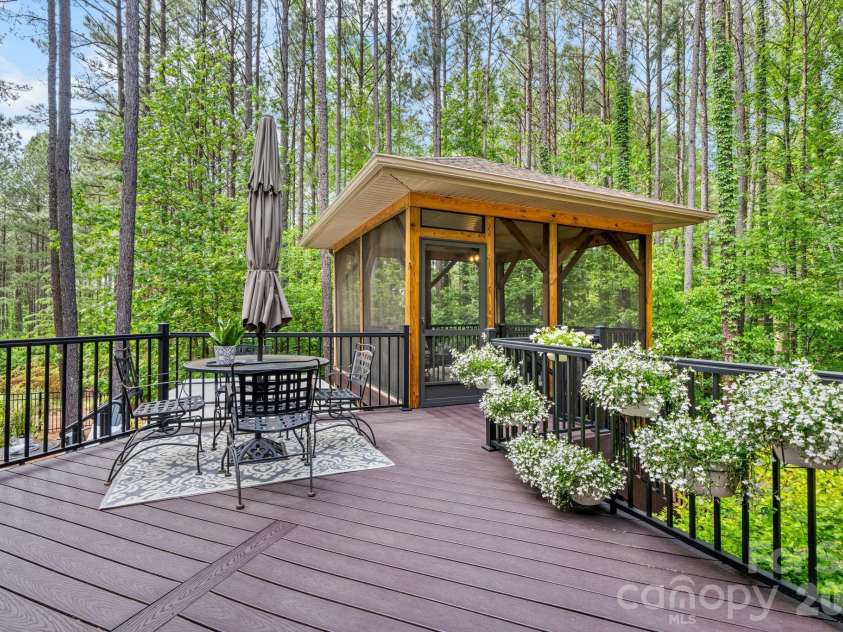 4950 River Hills Drive, Denver, NC 28037.  MLS# CAR4356776, YatesRealty ID 27312. Incredible outdoor amenities