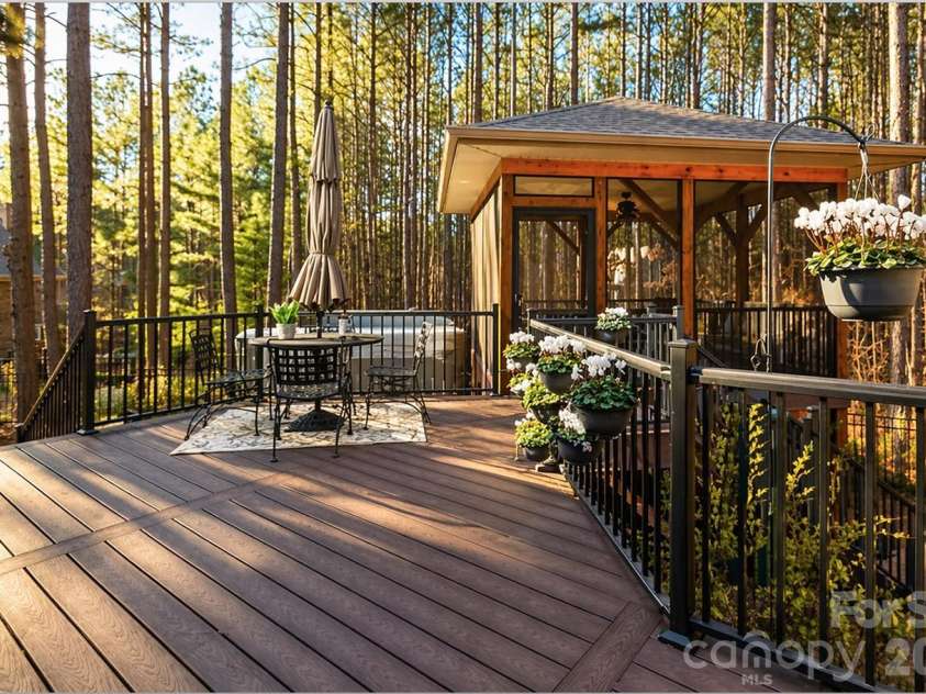 4950 River Hills Drive, Denver, NC 28037.  MLS# CAR4356776, YatesRealty ID 27312. Start your days here..