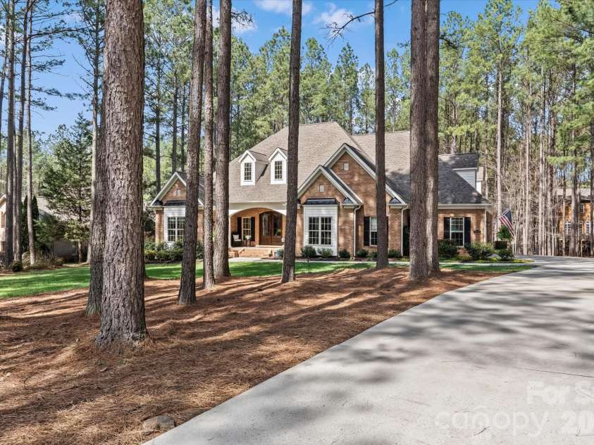 4950 River Hills Drive, Denver, NC 28037.  MLS# CAR4356776, YatesRealty ID 27312. Tucked in for privacy