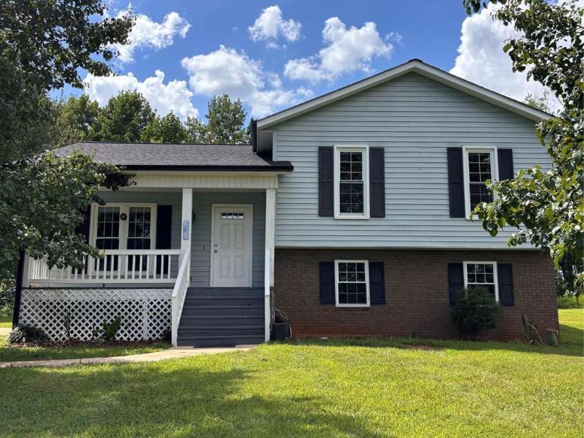 155 Riverside Farm Lane, Hiddenite, NC 28636.  MLS# CAR4273022, YatesRealty ID 27313. 