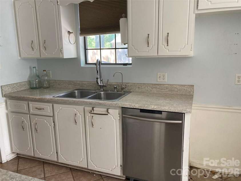 526 Hillcrest Drive, North Augusta, SC 29841.  MLS# CAR4326802, YatesRealty ID 27313. 