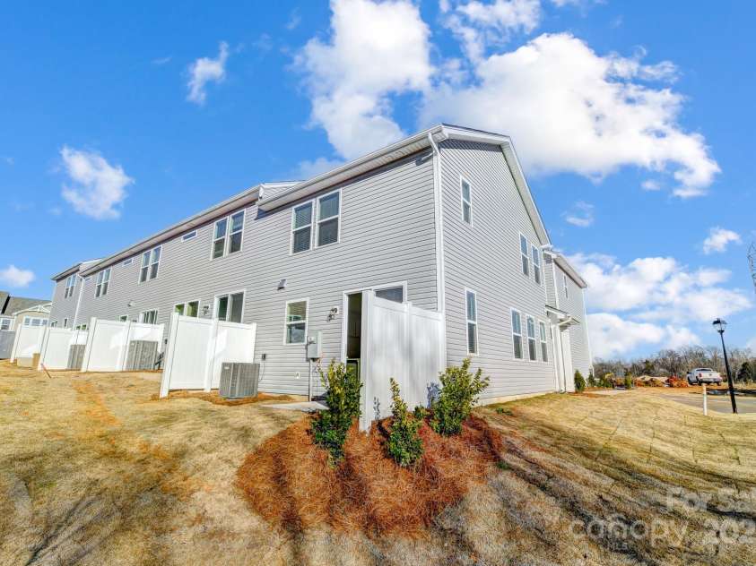 11042 Engelmann Lane, Charlotte, NC 28269.  MLS# CAR4277463, YatesRealty ID 27314. For representation purposes of floorplan only, actual homesite is under construction and design and structural options may vary