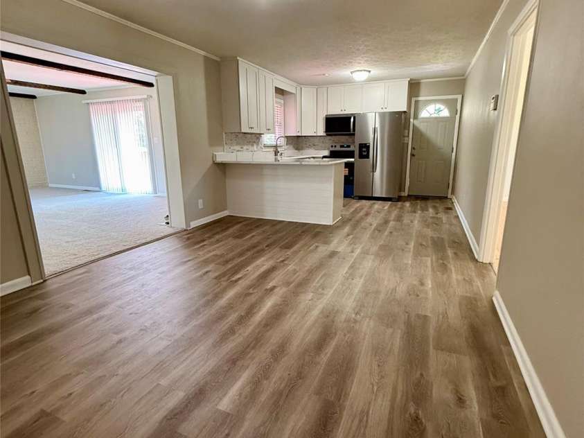 206 College Avenue, Shelby, NC 28152.  MLS# CAR4318115, YatesRealty ID 27316. 