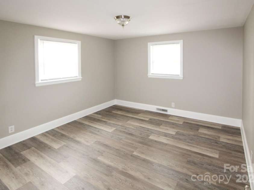 1421 Thompson Avenue, Charlotte, NC 28216.  MLS# CAR4259124, YatesRealty ID 27317. Bedroom 3