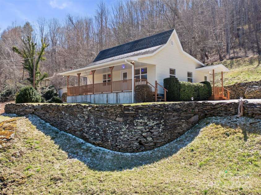 427 Johnson Cemetery Road, Bakersville, NC 28705.  MLS# CAR4239752, YatesRealty ID 27318. 