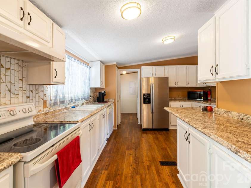 24 Asa Court, Black Mountain, NC 28711.  MLS# CAR4384160, YatesRealty ID 27319. 