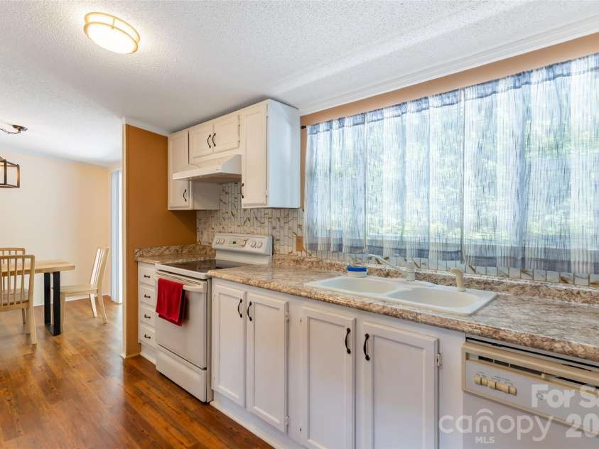 24 Asa Court, Black Mountain, NC 28711.  MLS# CAR4384160, YatesRealty ID 27319. 