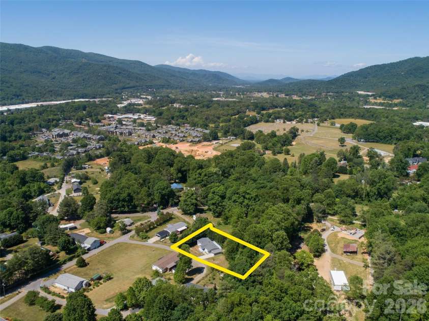 24 Asa Court, Black Mountain, NC 28711.  MLS# CAR4384160, YatesRealty ID 27319. 