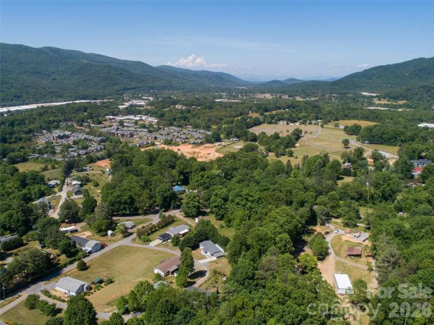 24 Asa Court, Black Mountain, NC 28711.  MLS# CAR4384160, YatesRealty ID 27319. 