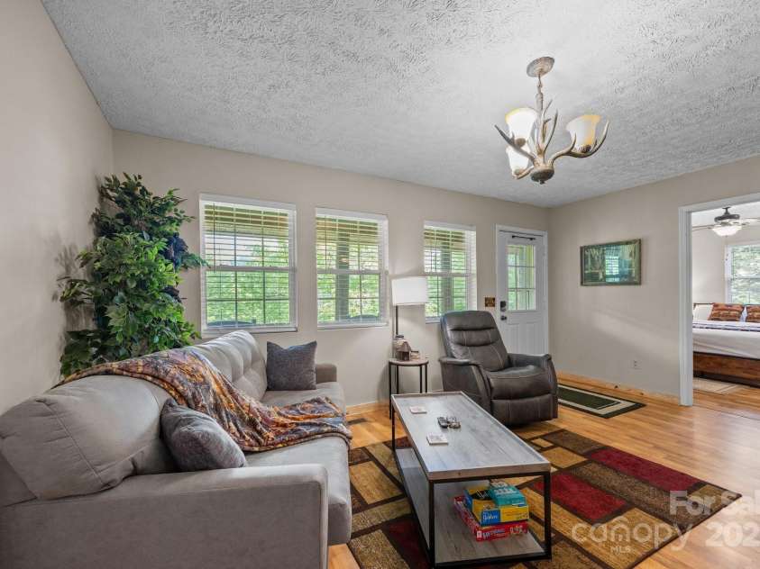 79 Jeffrey Lane, Waynesville, NC 28785.  MLS# CAR4258245, YatesRealty ID 27319. 