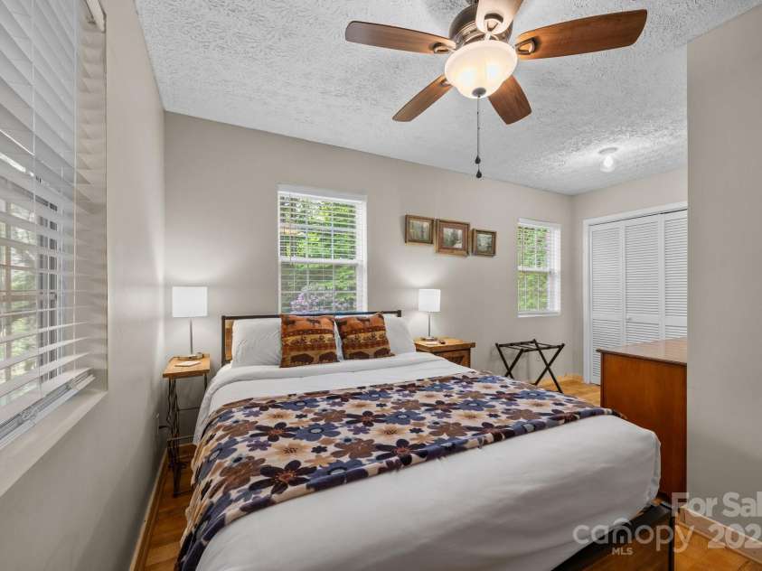 79 Jeffrey Lane, Waynesville, NC 28785.  MLS# CAR4258245, YatesRealty ID 27319. 