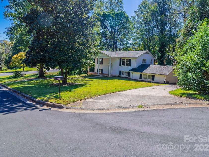 349 Dublin Court, Gastonia, NC 28054.  MLS# CAR4193019, YatesRealty ID 2732. 