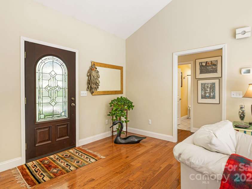 411 Alta Circle, Hendersonville, NC 28739.  MLS# CAR4250586, YatesRealty ID 2732. 