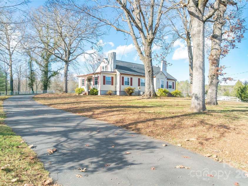 4263 Fox Road, Lenoir, NC 28645.  MLS# CAR4327250, YatesRealty ID 2732. 