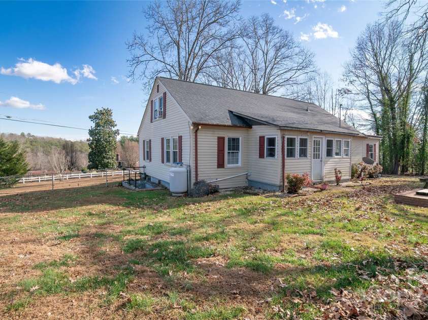 4263 Fox Road, Lenoir, NC 28645.  MLS# CAR4327250, YatesRealty ID 2732. 