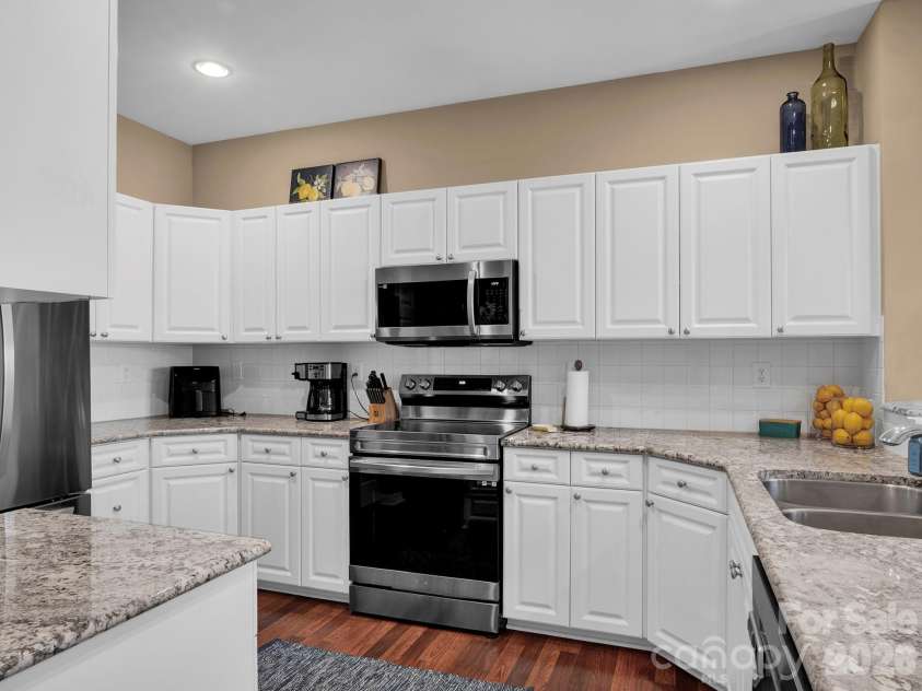 8444 Brookings Drive, Charlotte, NC 28269.  MLS# CAR4373554, YatesRealty ID 27320. 