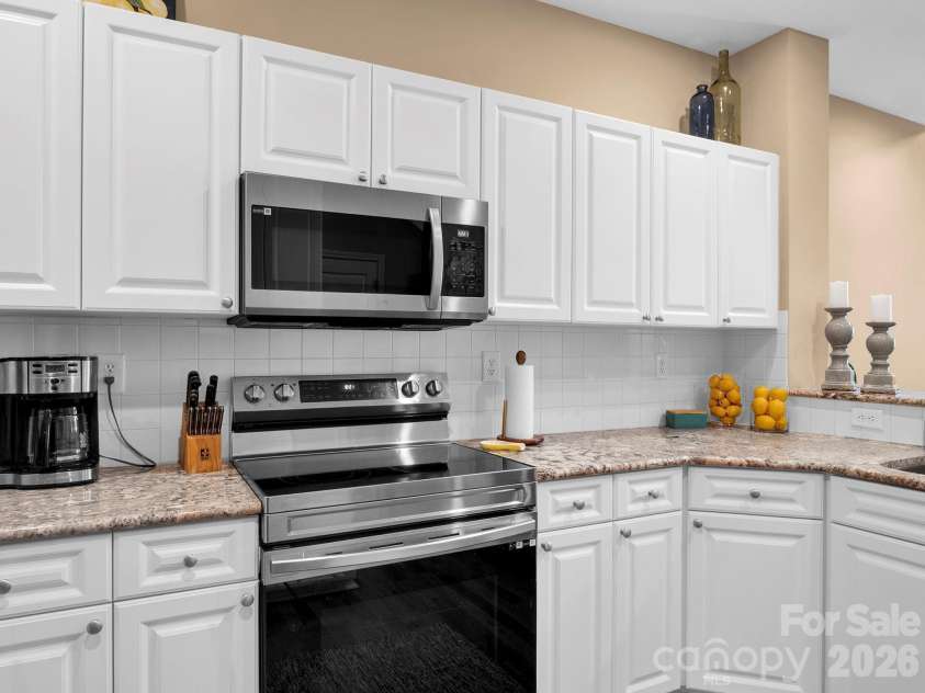 8444 Brookings Drive, Charlotte, NC 28269.  MLS# CAR4373554, YatesRealty ID 27320. 
