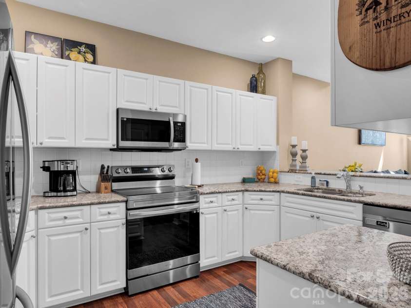 8444 Brookings Drive, Charlotte, NC 28269.  MLS# CAR4373554, YatesRealty ID 27320. 