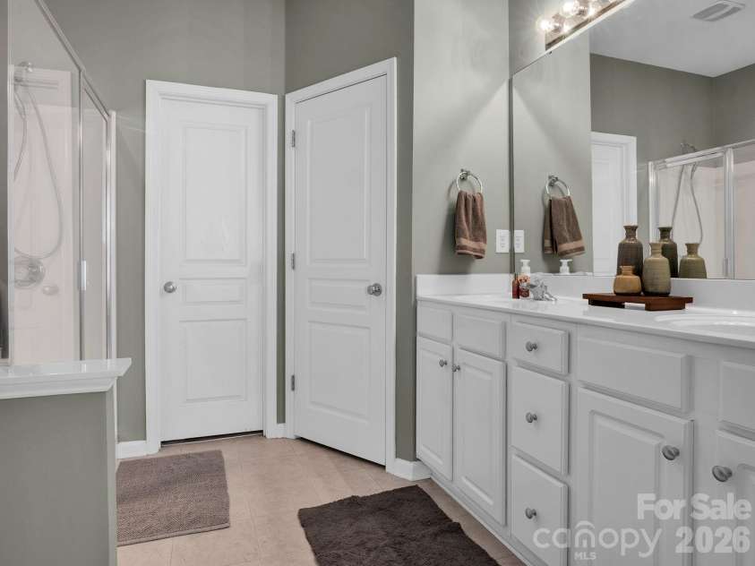 8444 Brookings Drive, Charlotte, NC 28269.  MLS# CAR4373554, YatesRealty ID 27320. 